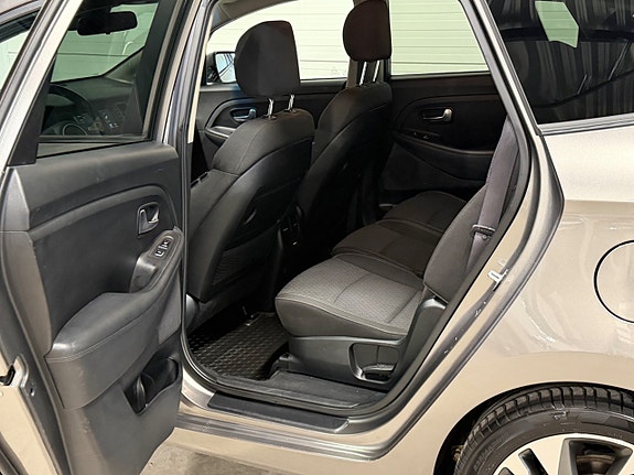 Kia Carens 10 of 15