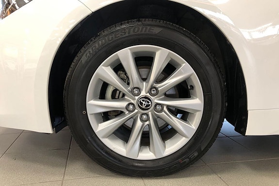 Toyota Corolla 17 of 21