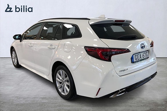 Toyota Corolla 2 of 21