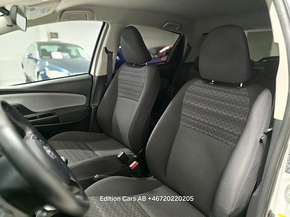 Toyota Yaris 9 of 18