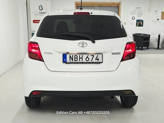 Toyota Yaris 5 of 18