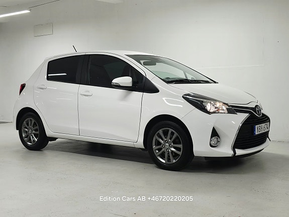 Toyota Yaris 2 of 18