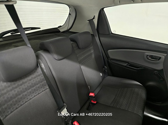 Toyota Yaris 16 of 18