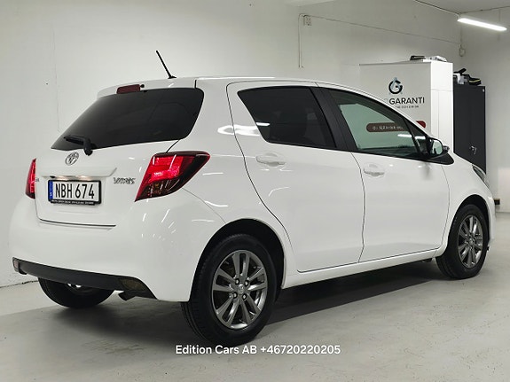 Toyota Yaris 4 of 18
