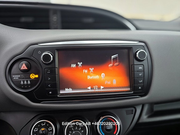 Toyota Yaris 10 of 18