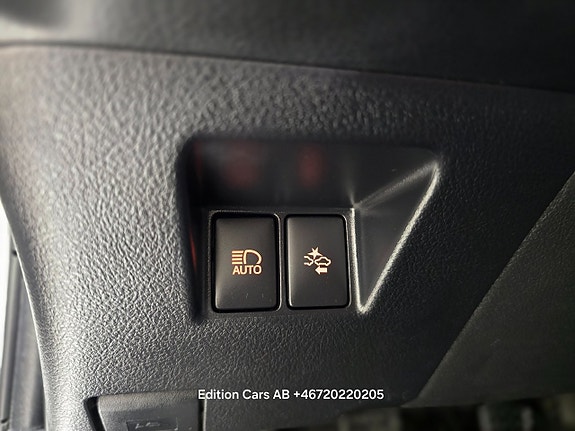 Toyota Yaris 12 of 18