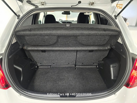 Toyota Yaris 18 of 18