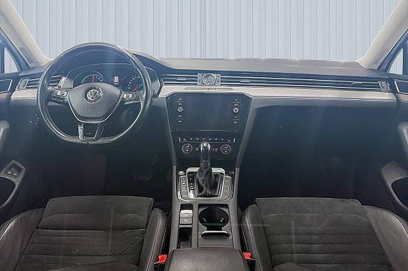 Volkswagen Passat 10 of 21