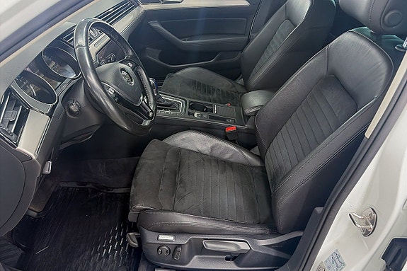 Volkswagen Passat 18 of 21