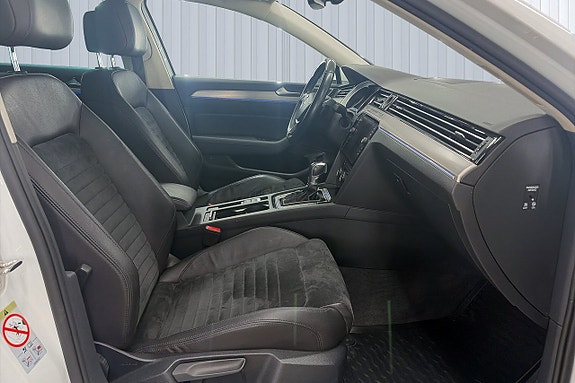 Volkswagen Passat 19 of 21