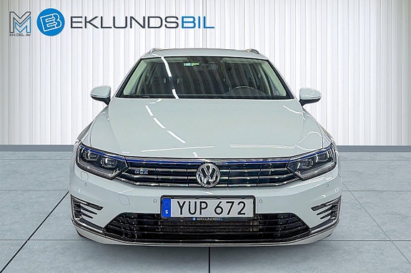 Volkswagen Passat 8 of 21