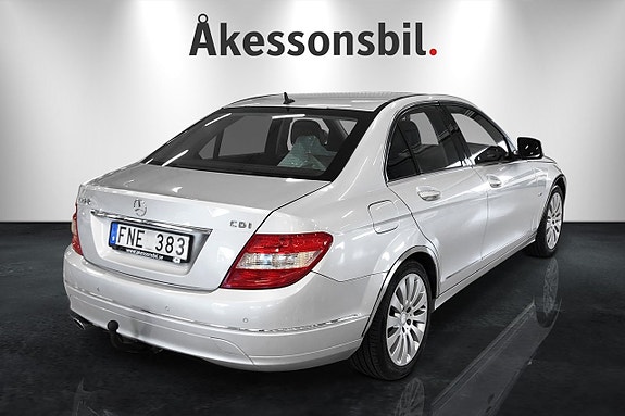 Mercedes-Benz C220 4 of 9