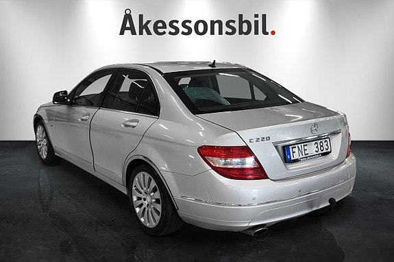 Mercedes-Benz C220 5 of 9