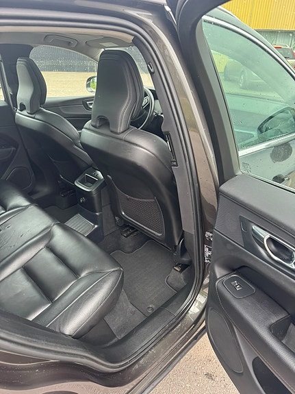 Volvo XC60 8 of 9