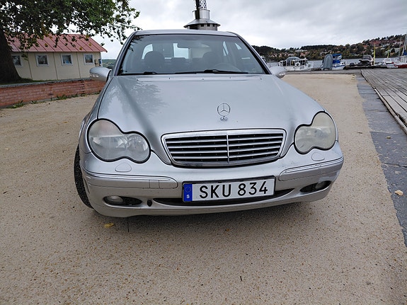 Mercedes-Benz C200 5 of 17