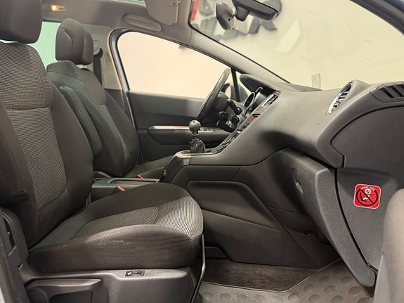 Peugeot 5008 14 of 21