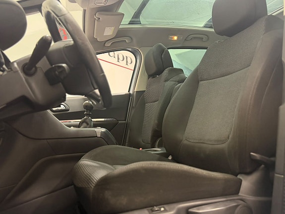 Peugeot 5008 17 of 21