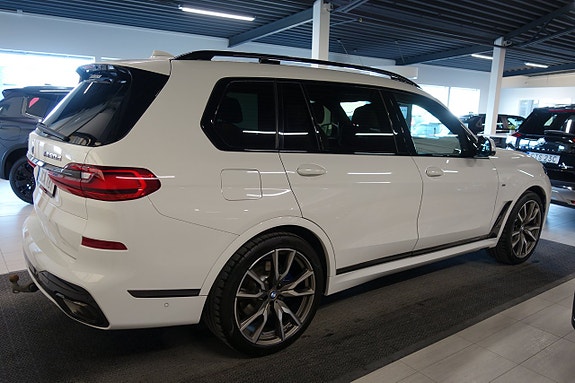 BMW X7 4 of 11