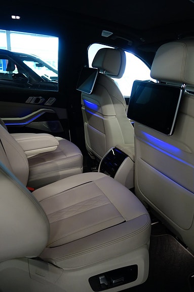 BMW X7 7 of 11