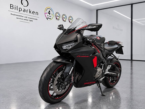 Honda CBR 1000 RR Fireblade 2 of 5