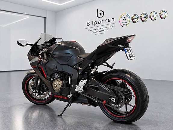 Honda CBR 1000 RR Fireblade 3 of 5