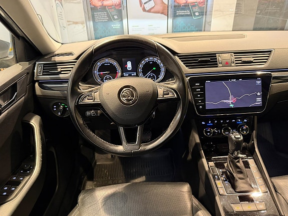 Skoda Superb 11 of 30