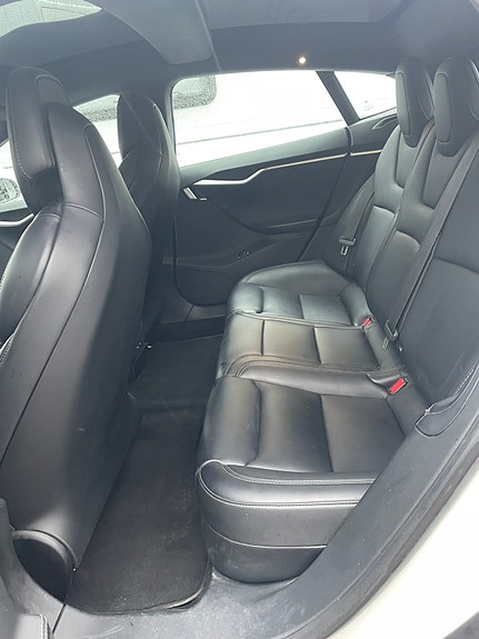 Tesla Model S 5 of 10