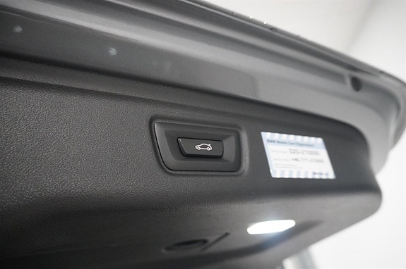 BMW 330e 9 of 18