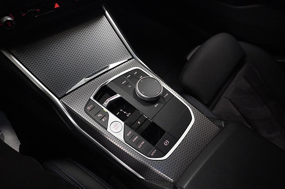 BMW 330e 14 of 18