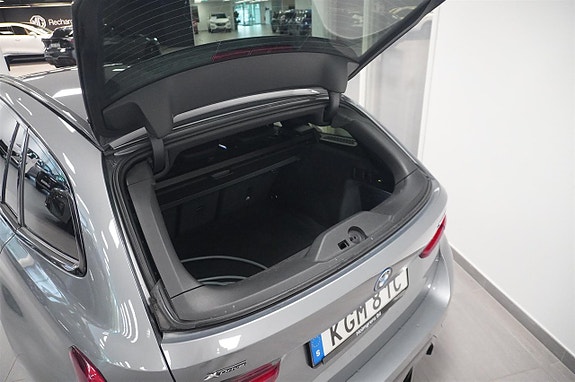 BMW 330e 10 of 18