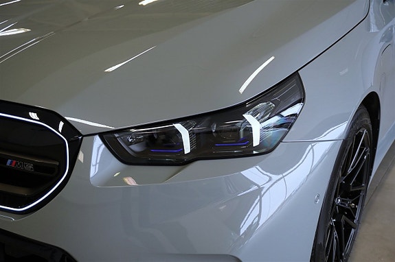 BMW M5 3 of 28