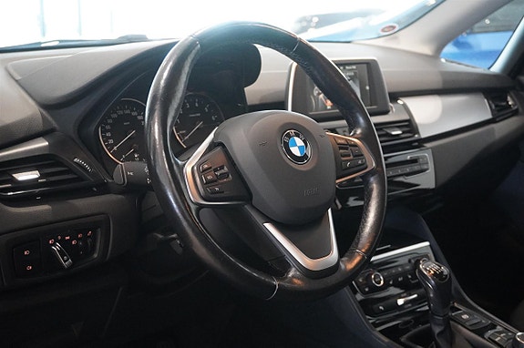 BMW 218i 2 of 13