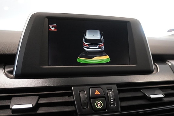 BMW 218i 11 of 13
