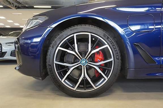 BMW 530e 2 of 24