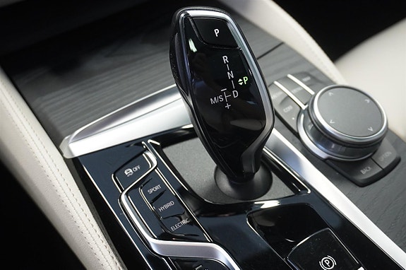 BMW 530e 11 of 24