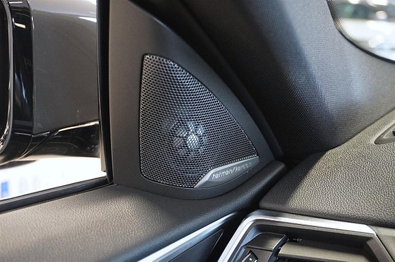 BMW M440i 11 of 26
