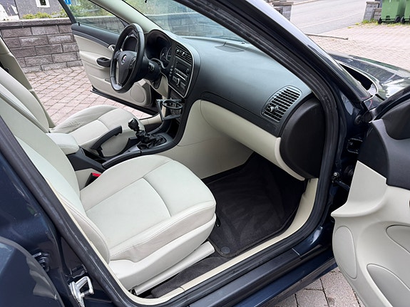 Saab 9-3 16 of 29