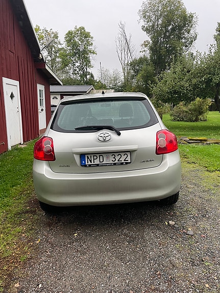 Toyota Auris 3 of 9