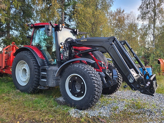 Valtra N154e Versu 2 of 2