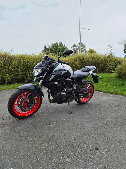 Yamaha MT-07 2 of 6