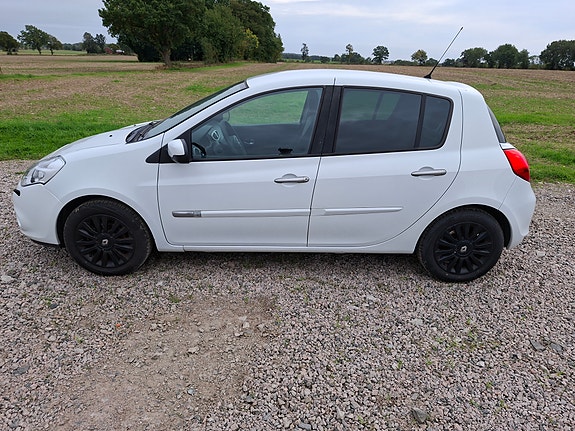 Renault Clio 2 of 5