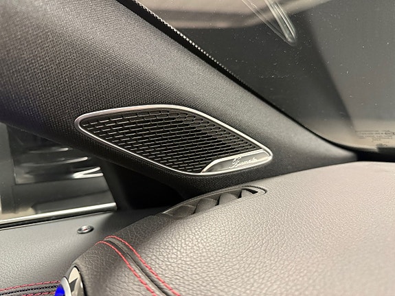 Mercedes-Benz CLA35 9 of 18