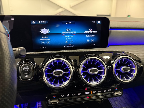 Mercedes-Benz CLA35 16 of 18
