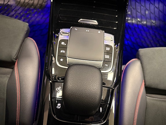 Mercedes-Benz CLA35 14 of 18