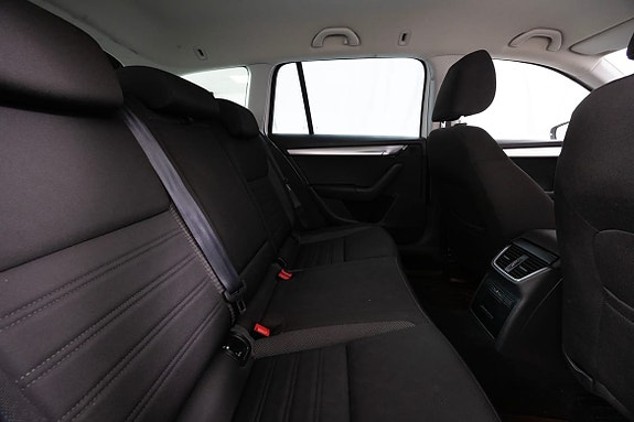 Skoda Octavia 15 of 22