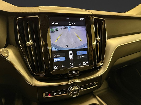 Volvo XC60 15 of 19