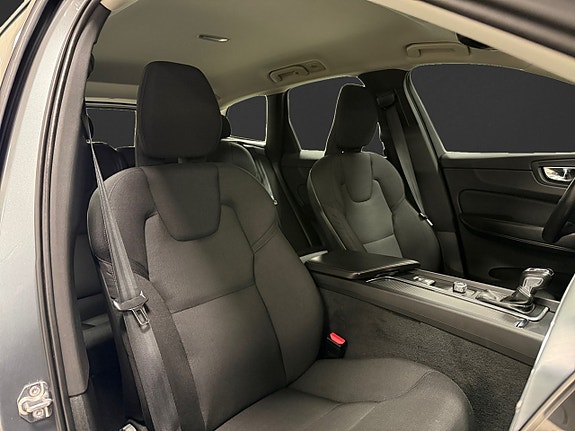 Volvo XC60 12 of 19