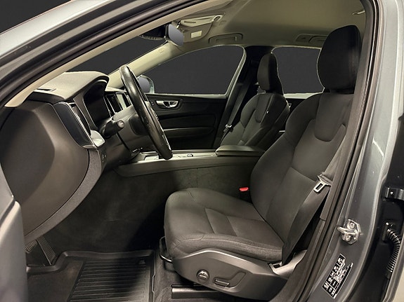 Volvo XC60 8 of 19