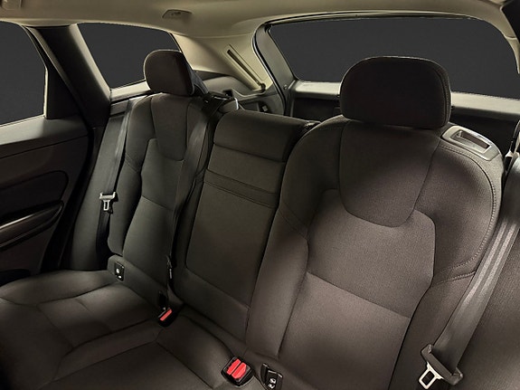 Volvo XC60 10 of 19