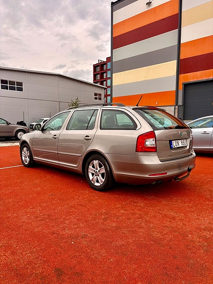 Skoda Octavia 5 of 10